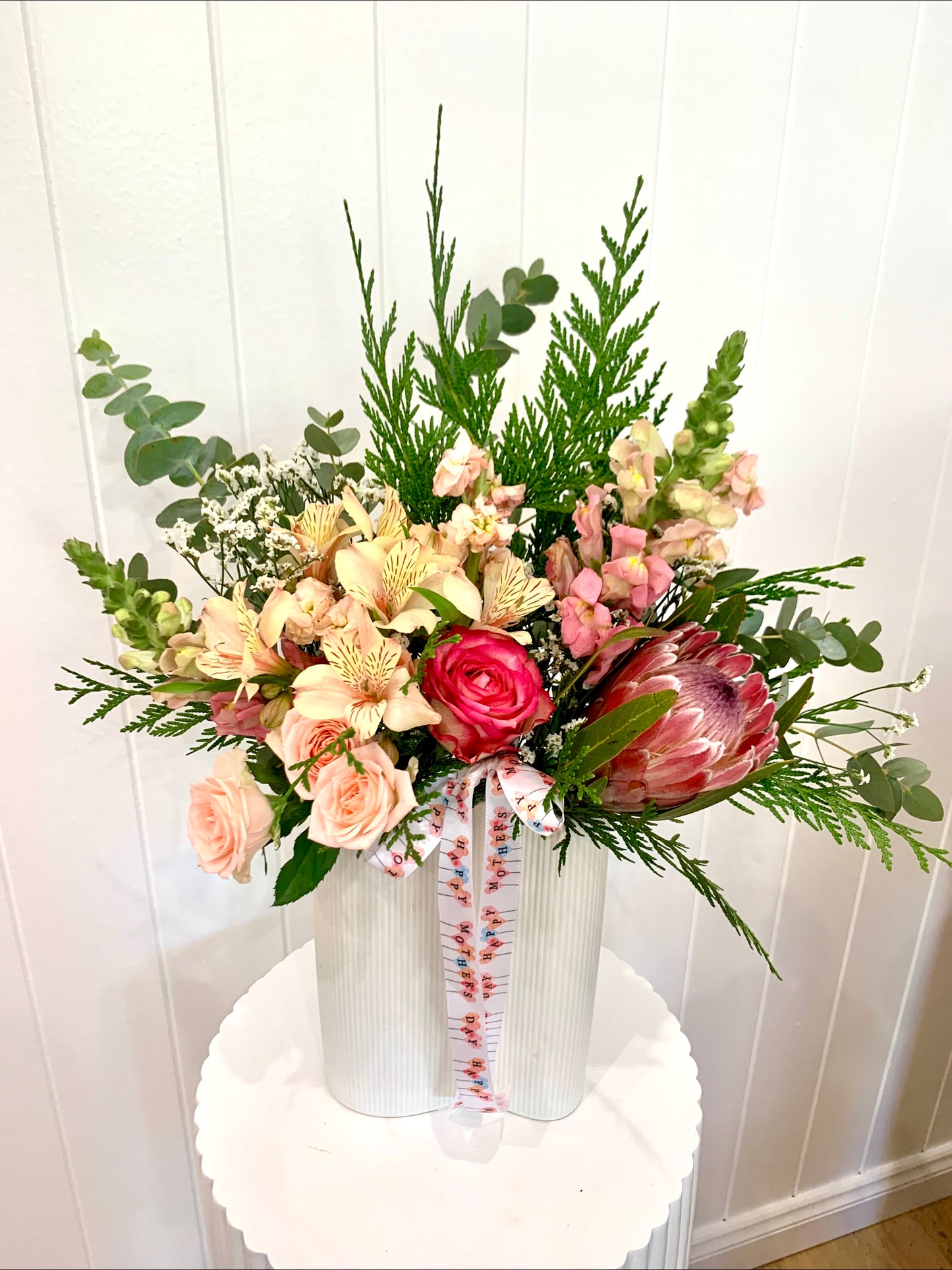 Vase arrangement